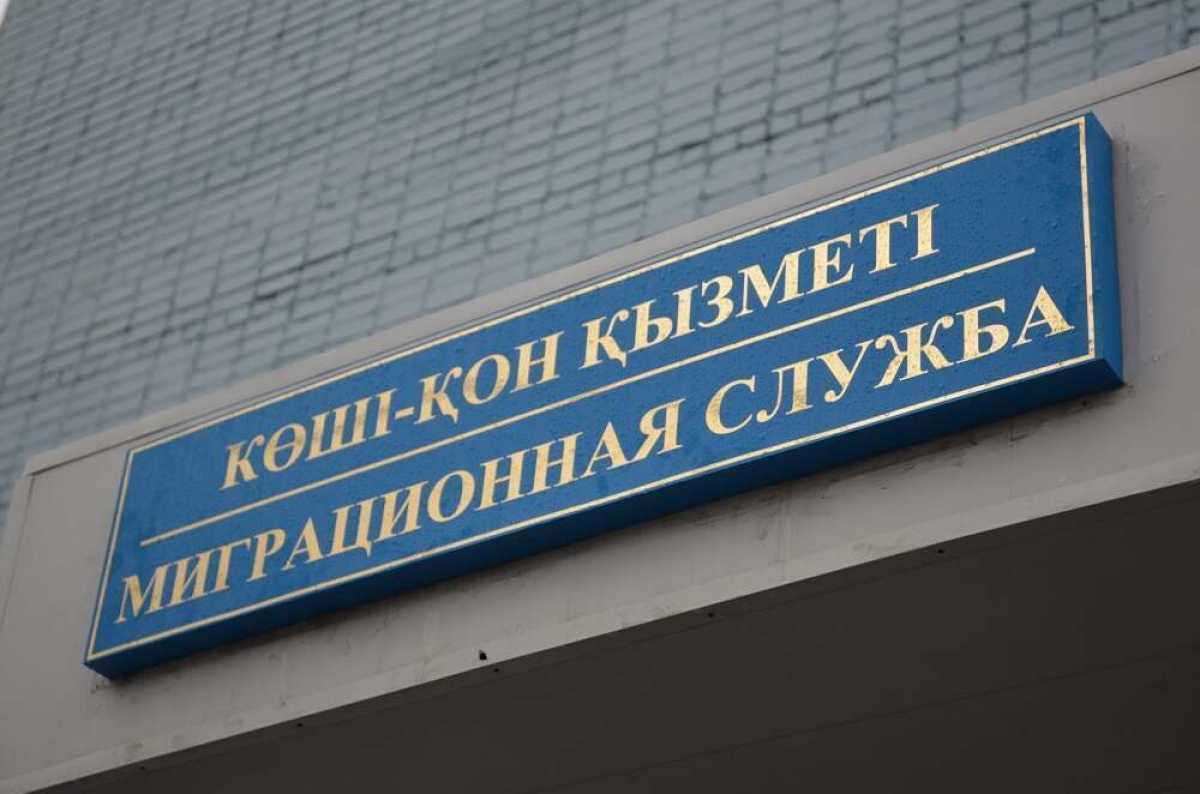 Шесть иностранцев, нарушивших миграционные правила, выдворили из ВКО