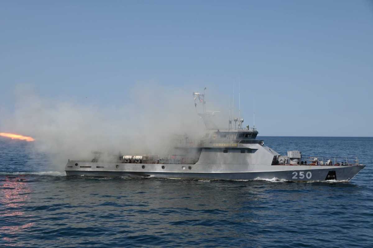 Казахстанские моряки провели 10–дневный сбор-поход в Каспийском море