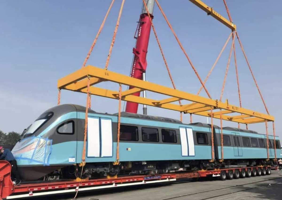 Ещё два подвижных состава LRT доставили в Астану