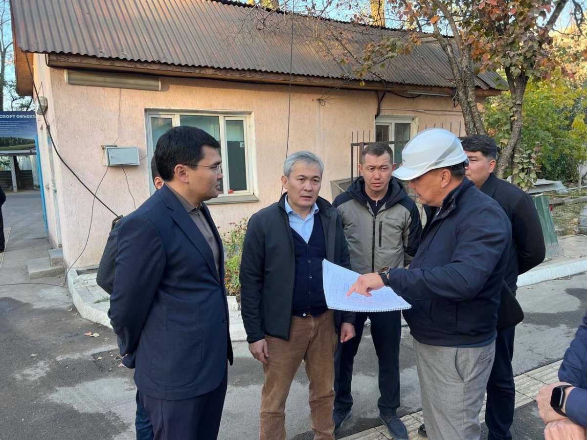 Заместитель акима Алматы проверил ход строительства социальных объектов города