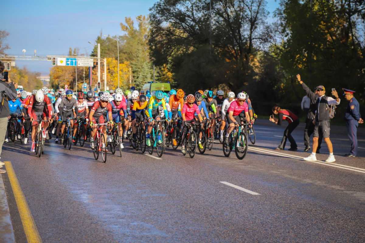 Алматинцев предупредили о временных ограничениях движения из-за велогонки