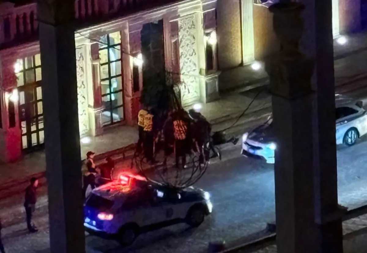 Девушка погибла после падения с 18-го этажа в Актау