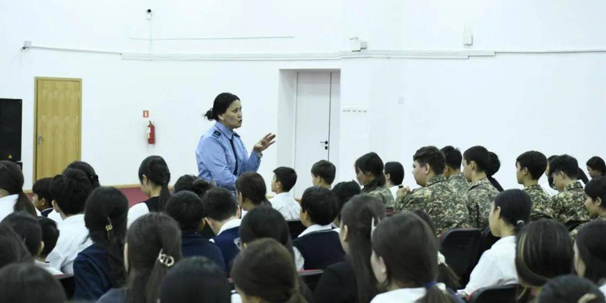 «Esirtkisiz Elorda»: лекции о вреде наркотиков проводят в школах Астаны