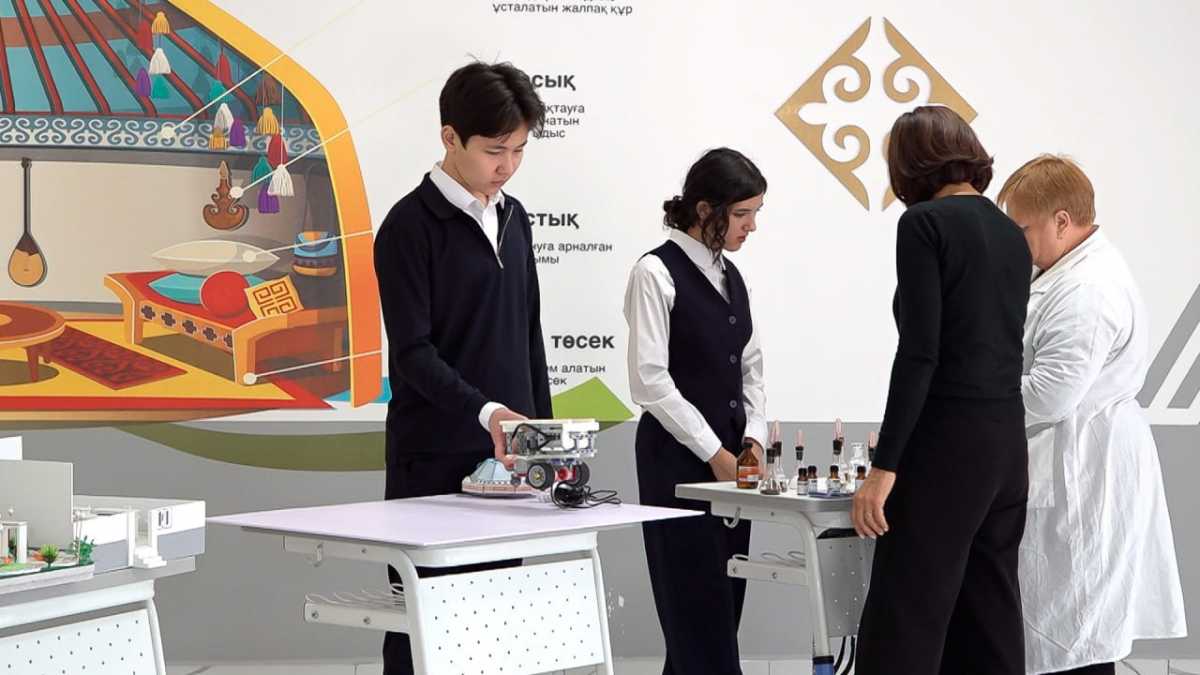 Почти 360 новых школ построили в Казахстане за два года