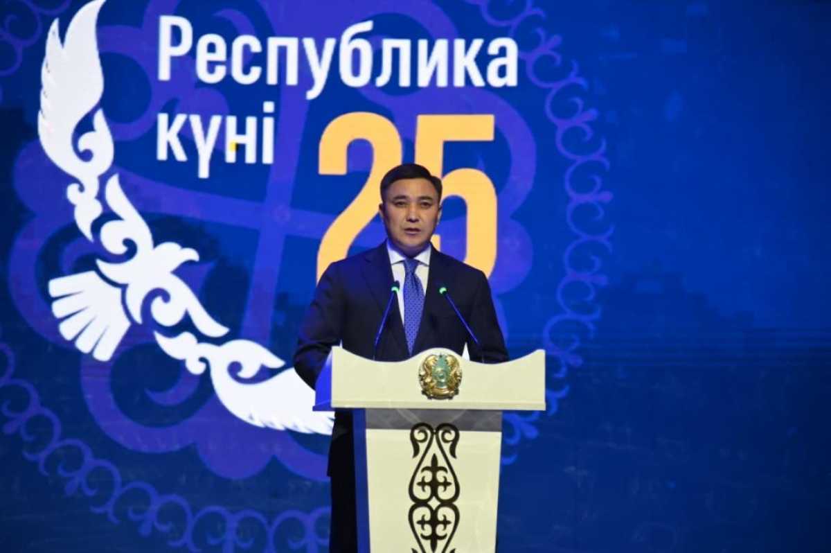 Шымкенте торжественно отметили День Республики и 35-летие Декларации о государственном суверенитете