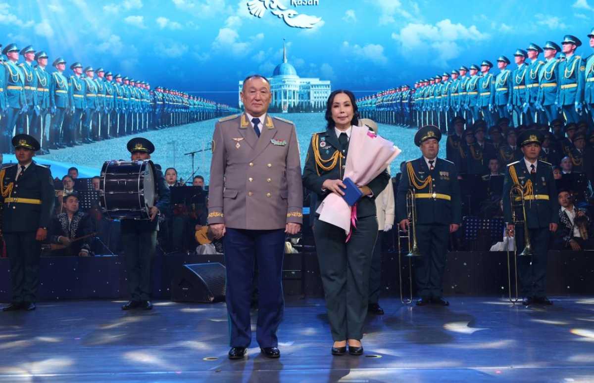 Министр обороны вручил государственные и ведомственные награды военнослужащим Вооруженных сил