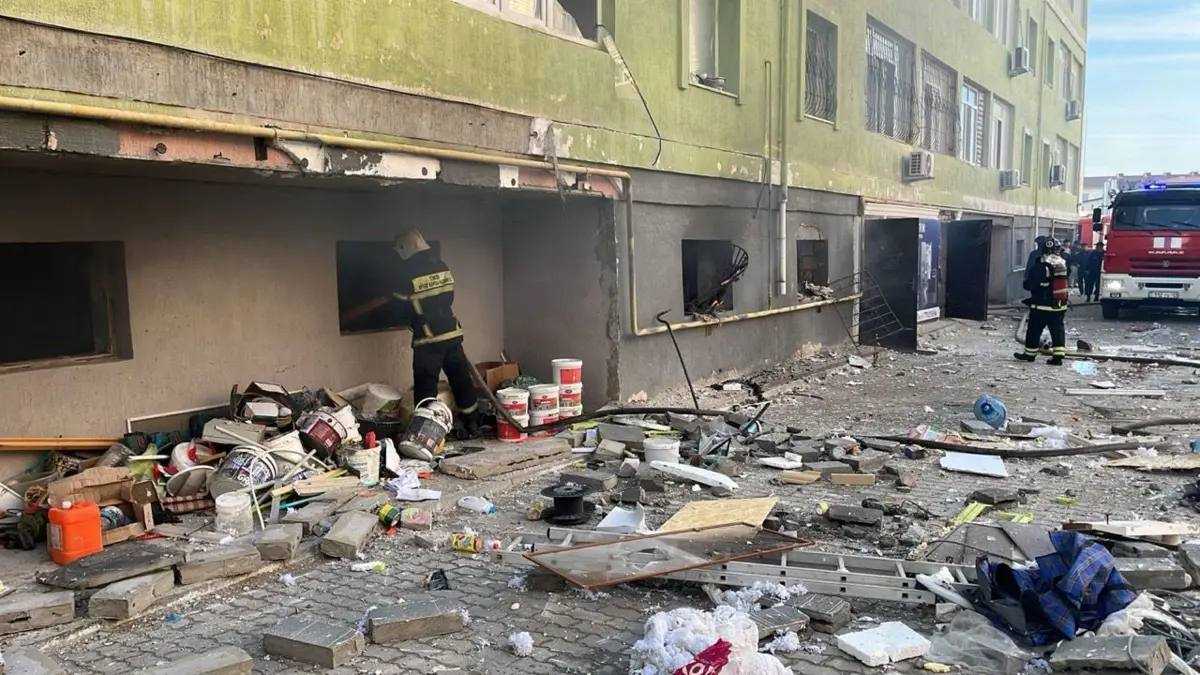 Взрыв в подвале жилого дома в Актау: пятеро человек доставлены в больницу