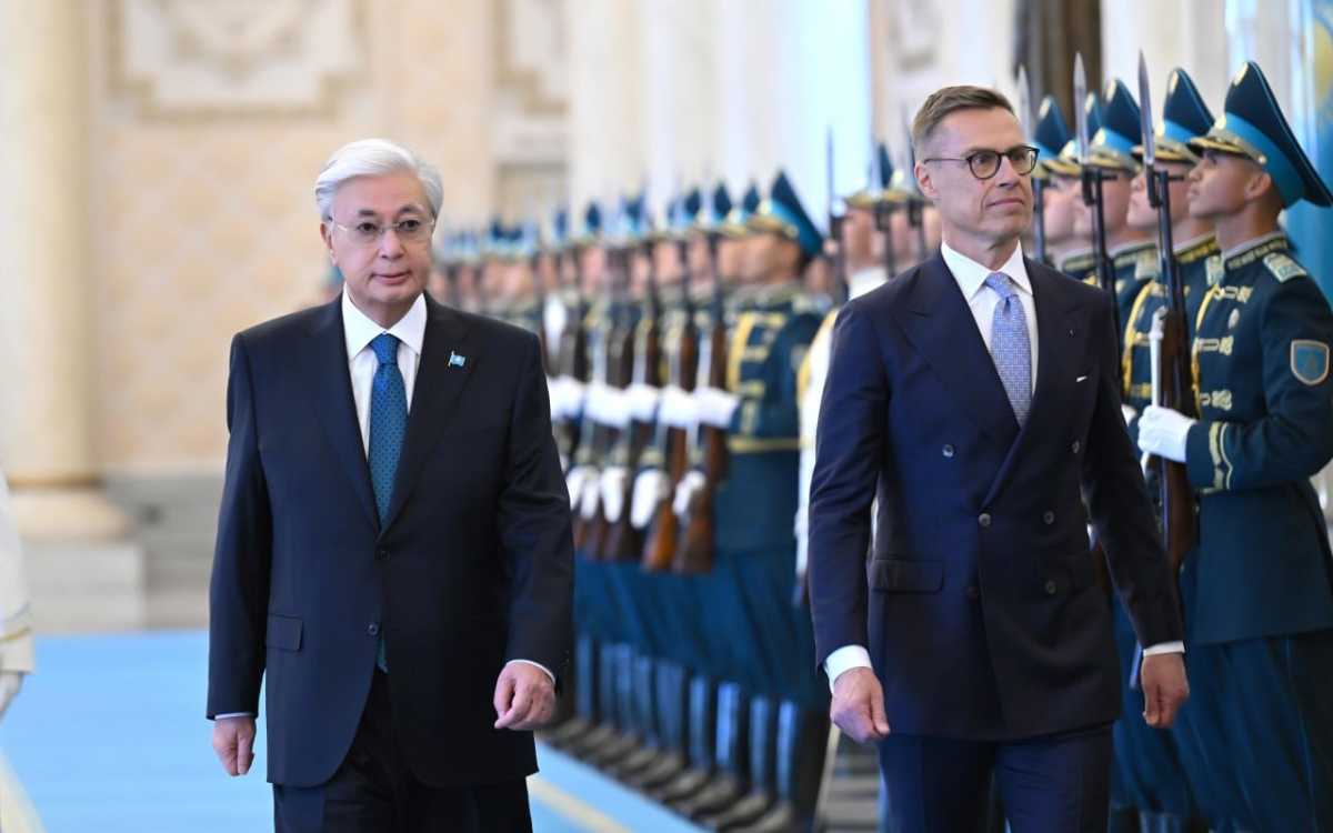 Президента Финляндии торжественно встретили в Акорда – фото