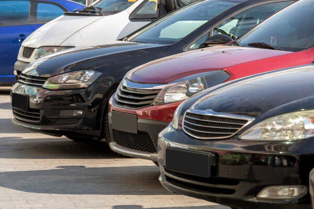 Регистрация легковых авто в Казахстане рухнула до минимума за три года