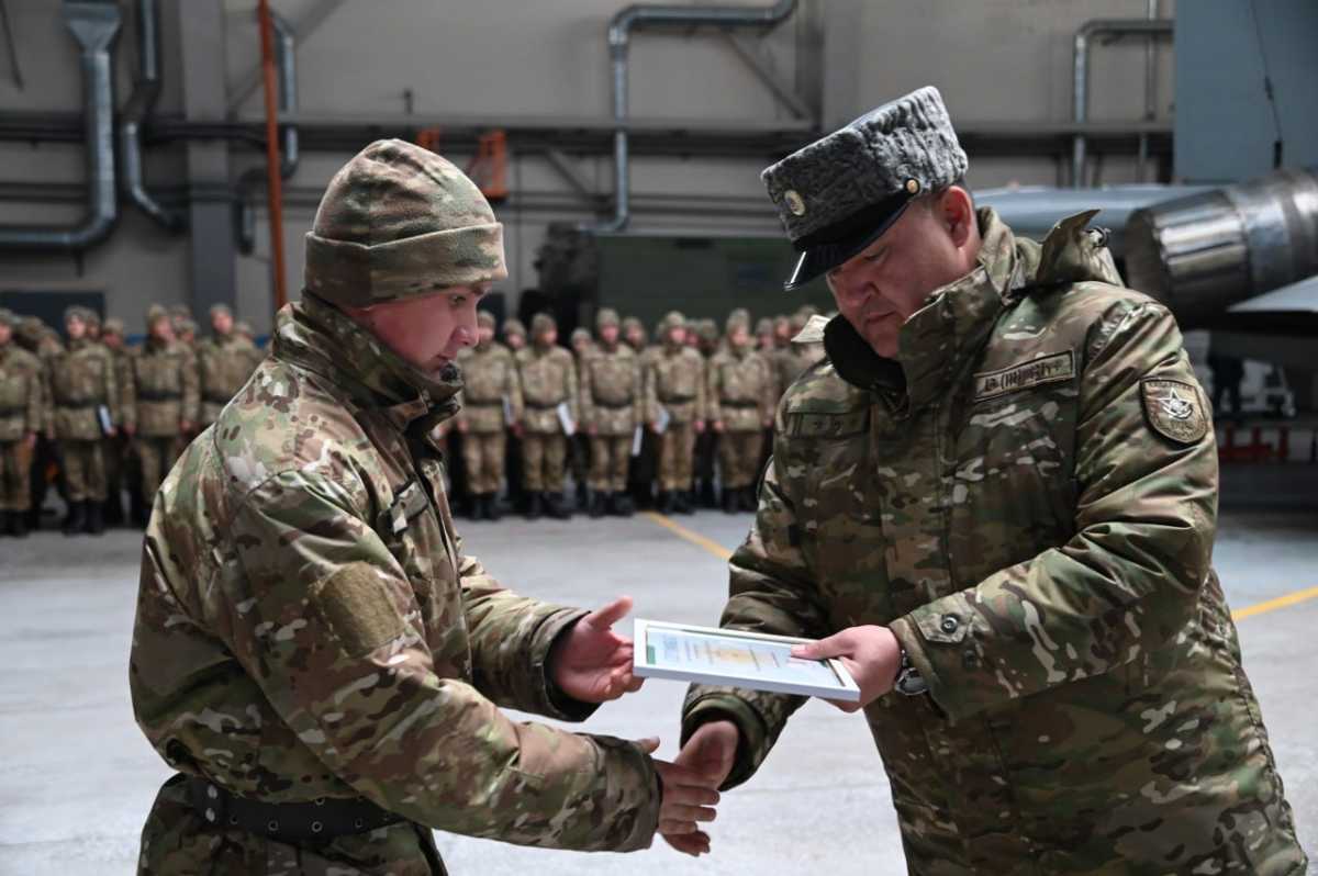 12 солдат-срочников получили гранты на обучение в вузах Казахстана