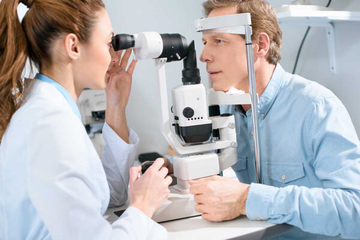 От зубов к глазам: казахстанцы массово направляют пенсионные накопления на офтальмологию