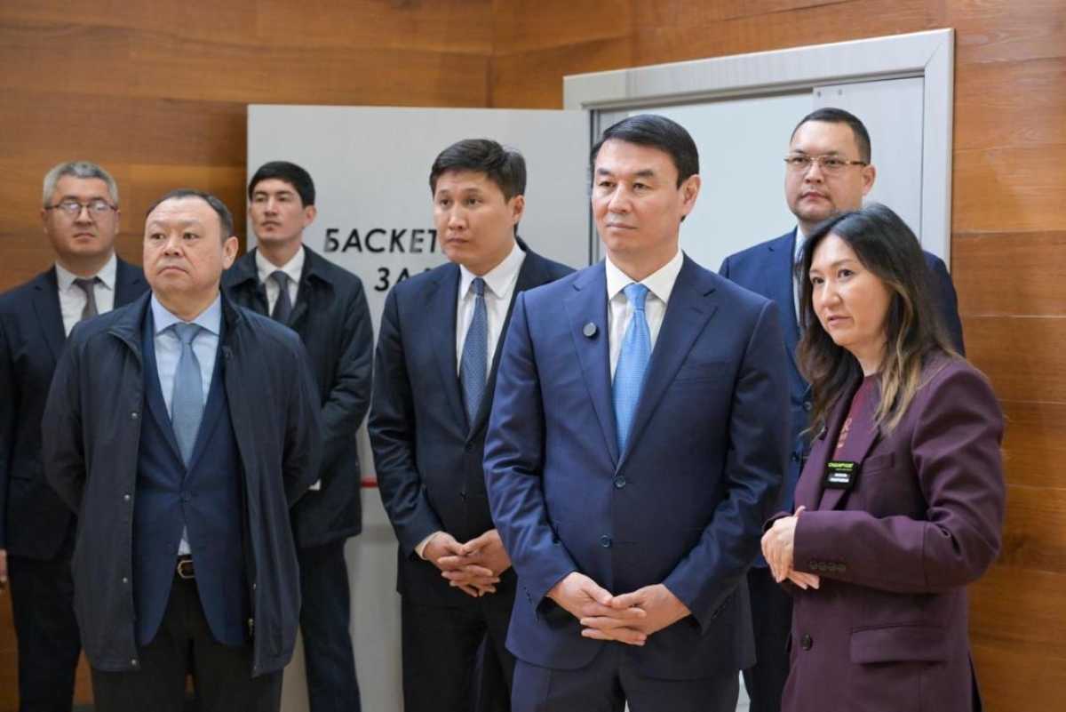Аким Алматы посетил спортивный комплекс и Национальную библиотеку