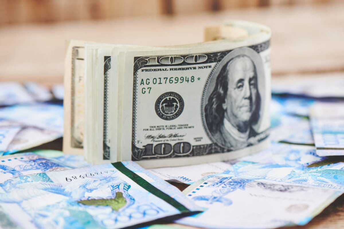 Доллар немного подешевел в Казахстане