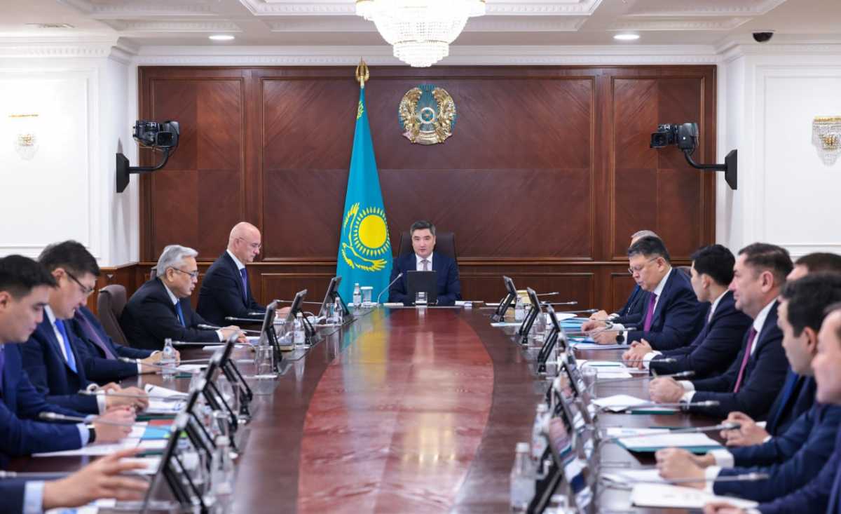 Олжас Бектенов о модернизации ж/д вокзалов: «Акиматами отдельных областей слабо осуществляется контроль за ходом строительства»