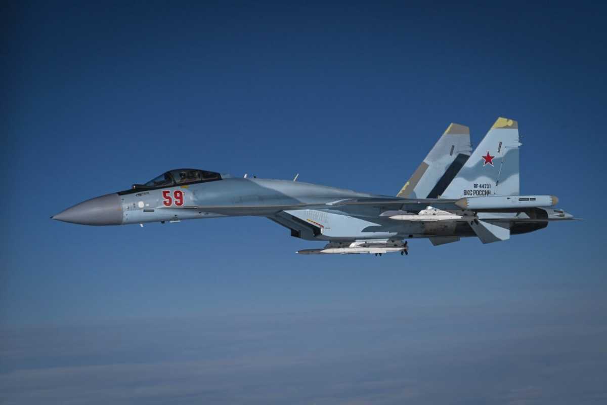 Истребители Су-35 сопровождают самолёт Токаева в воздушном пространстве России