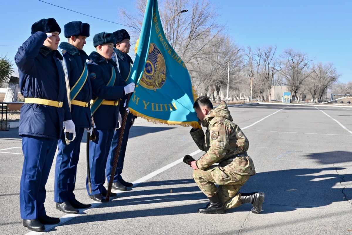 Прощание с Боевым знаменем: в Алатау проводили домой солдат срочной службы