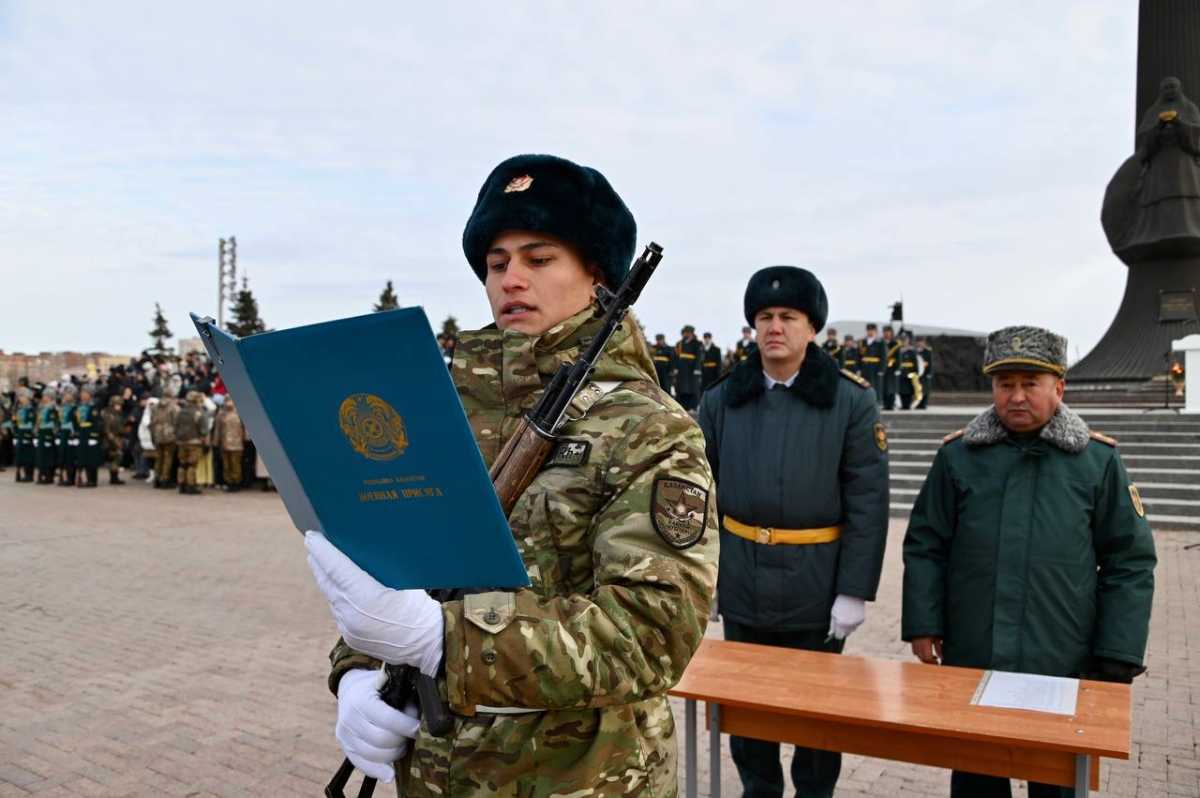 Более 200 солдат принесли присягу на верность Родине в Астане