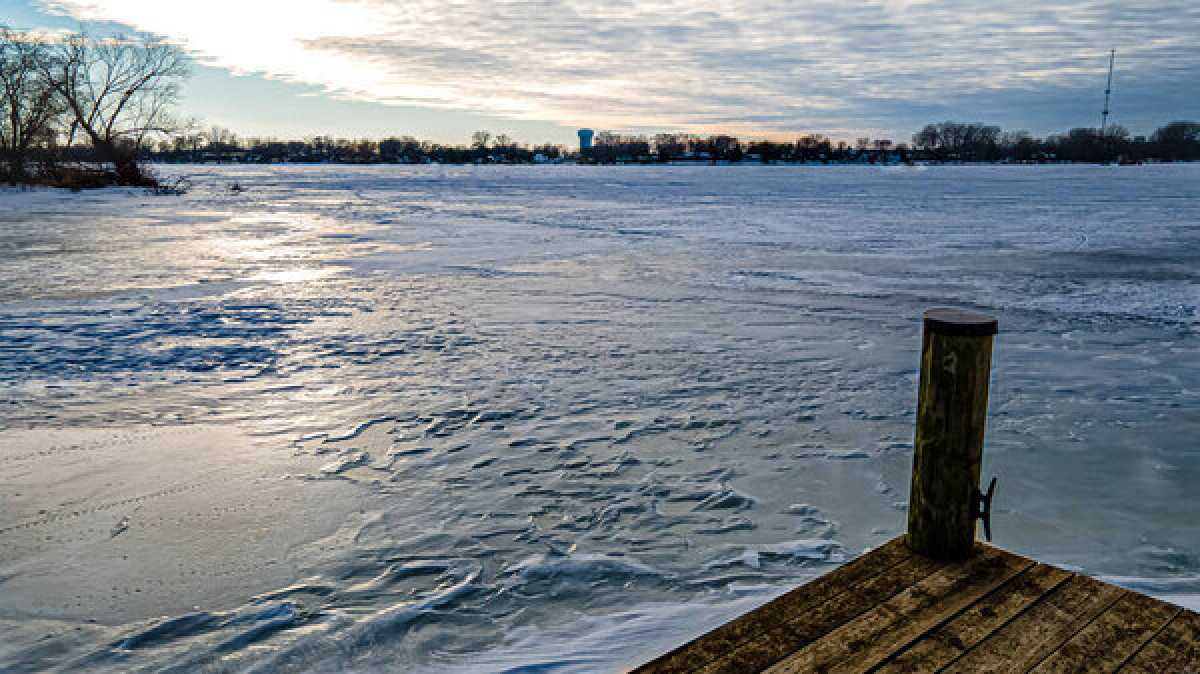 Трое детей провалились под лёд на реке в Акмолинской области