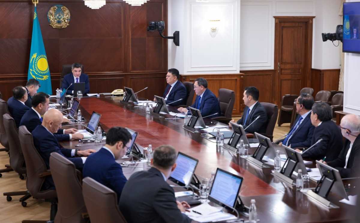 Алатау получил специальный статус: Бектенов провёл заседание совета по развитию города