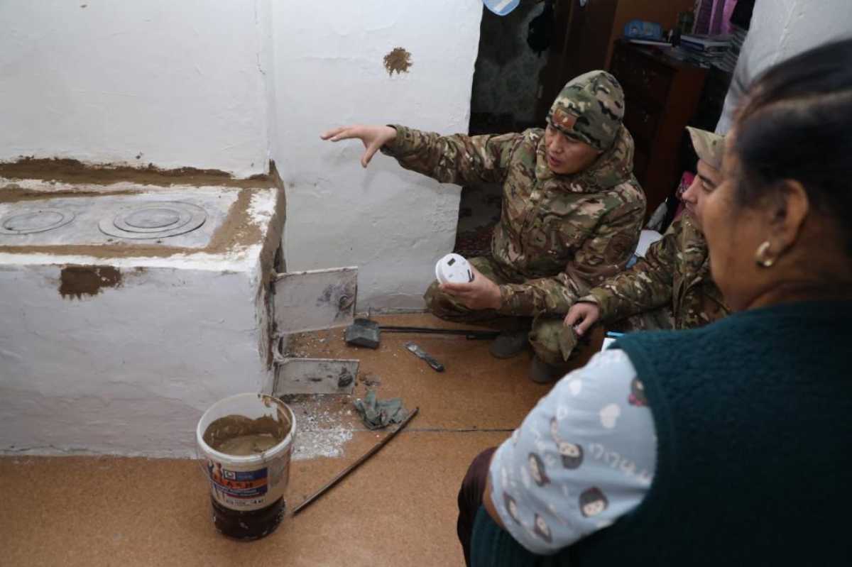 В Алматы усиливают пожарную безопасность: спасательные датчики устанавливают в частных домах