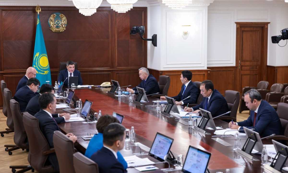 Бектенов провёл совещание по вопросам развития авиахабов Казахстана