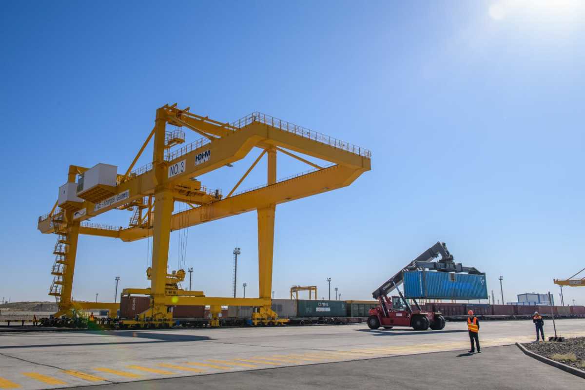 Олжас Бектенов о развитии трансграничных хабов: «Эти проекты станут точками притяжения капитала и новых производств»