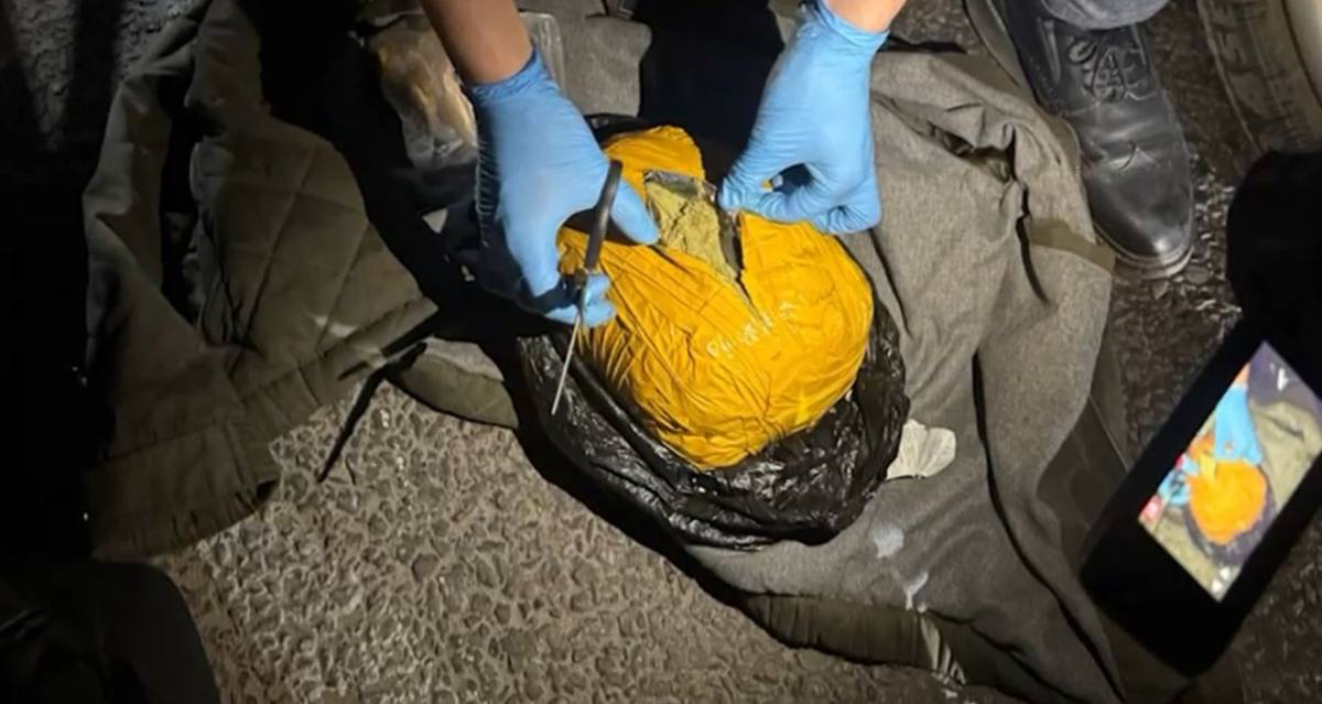 Крупную партию гашиша изъяли полицейские Алматы: задержаны два человека