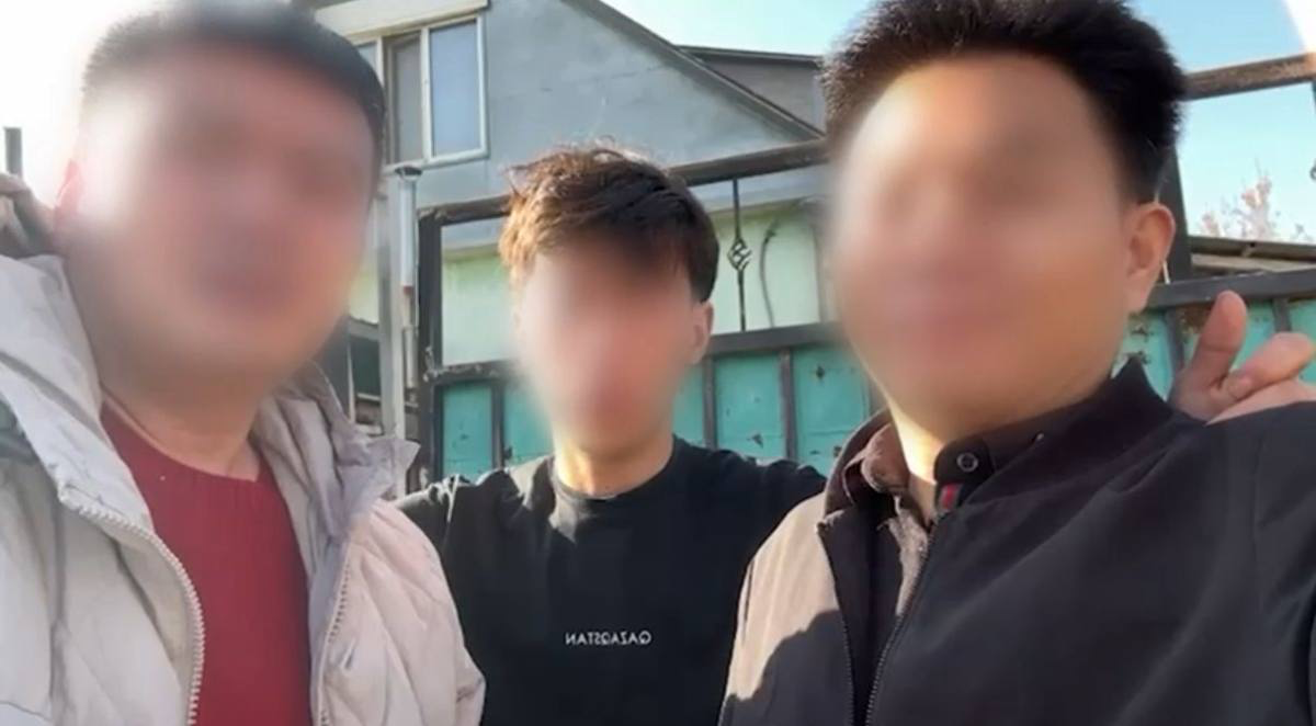 Лжеполицейские вымогали деньги у иностранцев в Алматы