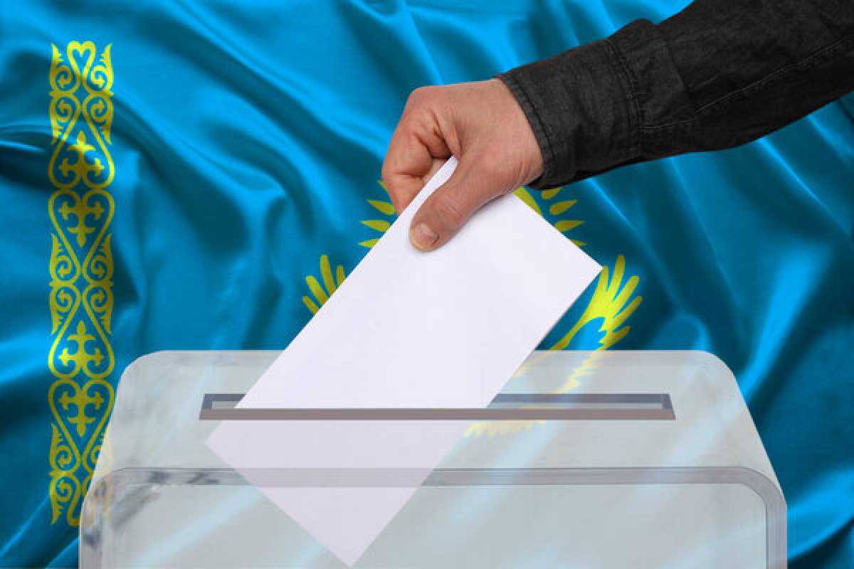 Токаев поручил тщательно взвесить преимущества и недостатки системы выборности районных акимов