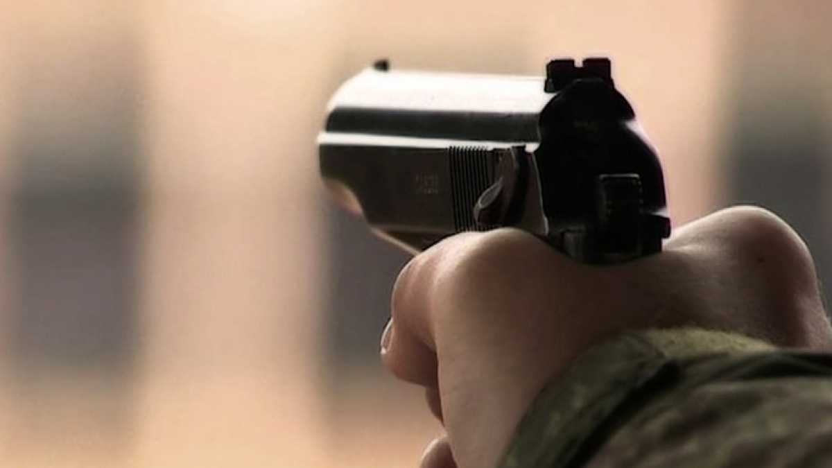 Стрельба в торговом центре: полиция ищет преступника