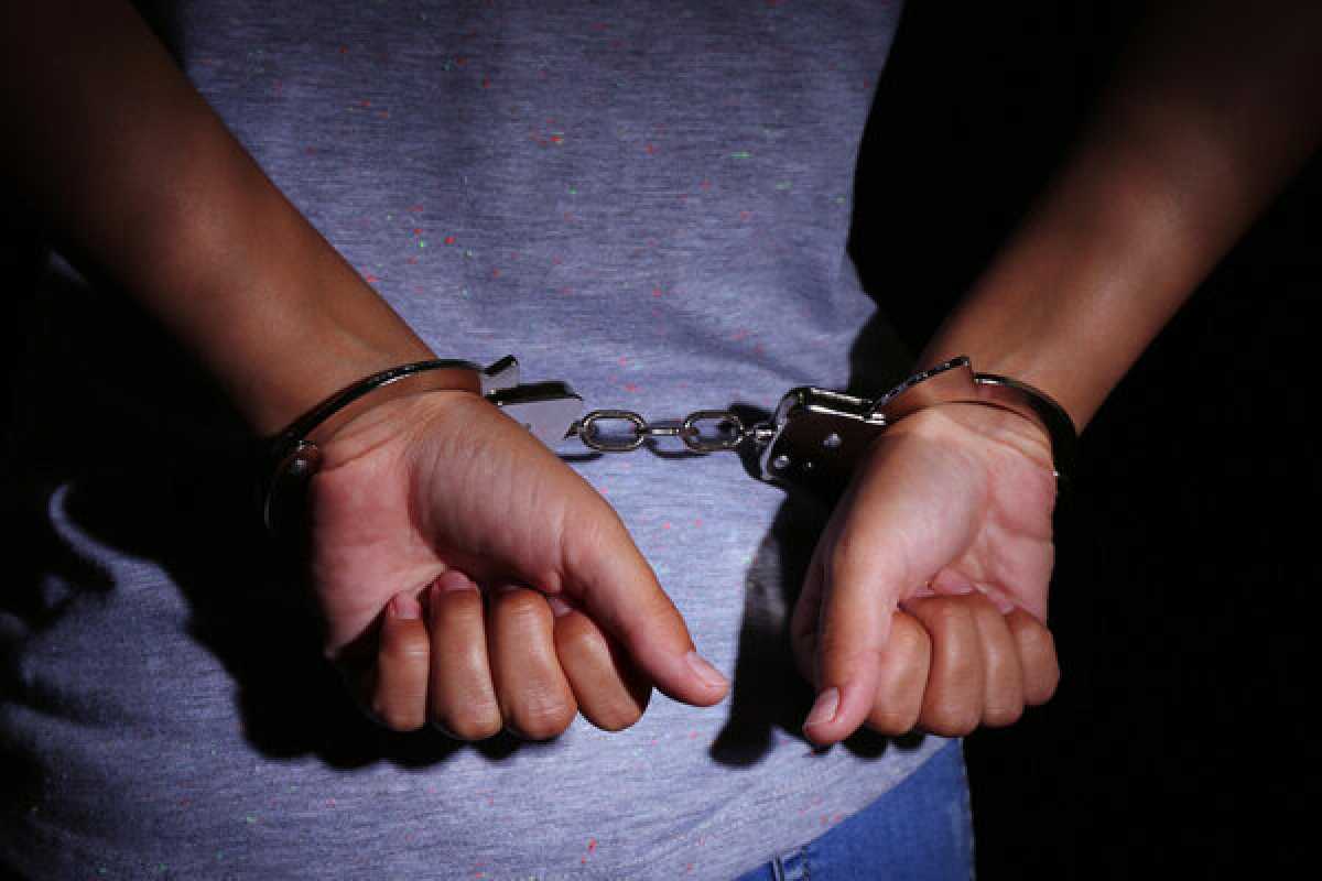 Курьера-дроппера, забравшую у двух пенсионеров 7,7 млн тг, задержали в Акмолинской области