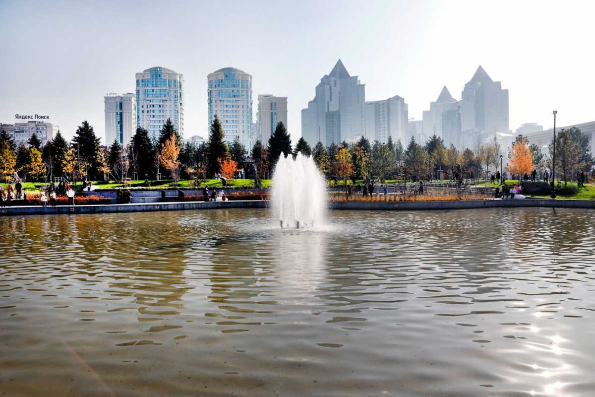 В Алматы состоялось открытие нового сквера на пр. Назарбаева