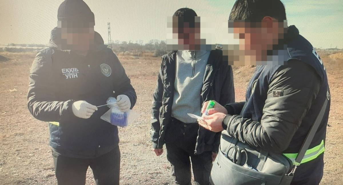 Мужчину с крупной партией «синтетики» задержали в Караганде