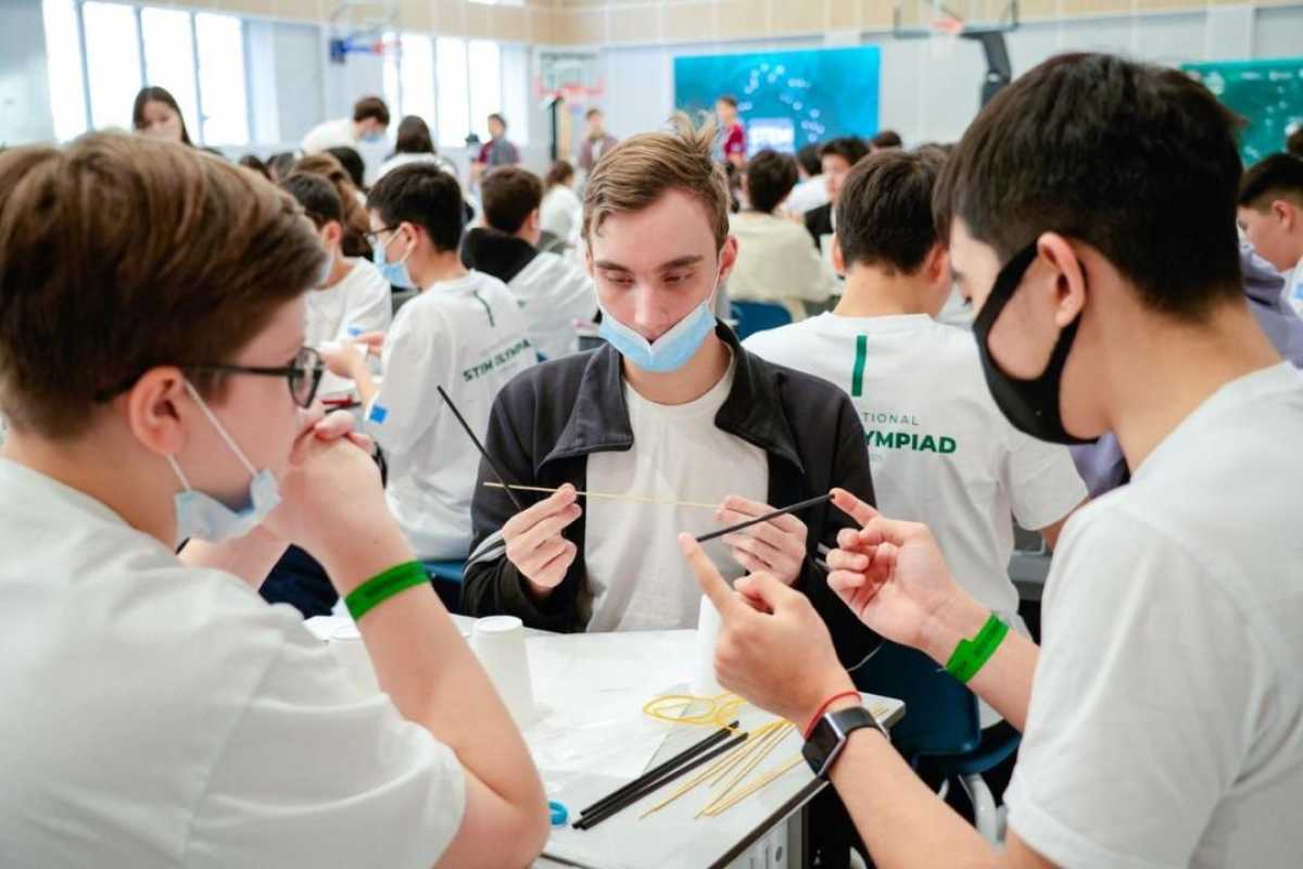 Международные STEM-олимпиада и битва роботов стартовали в Астане