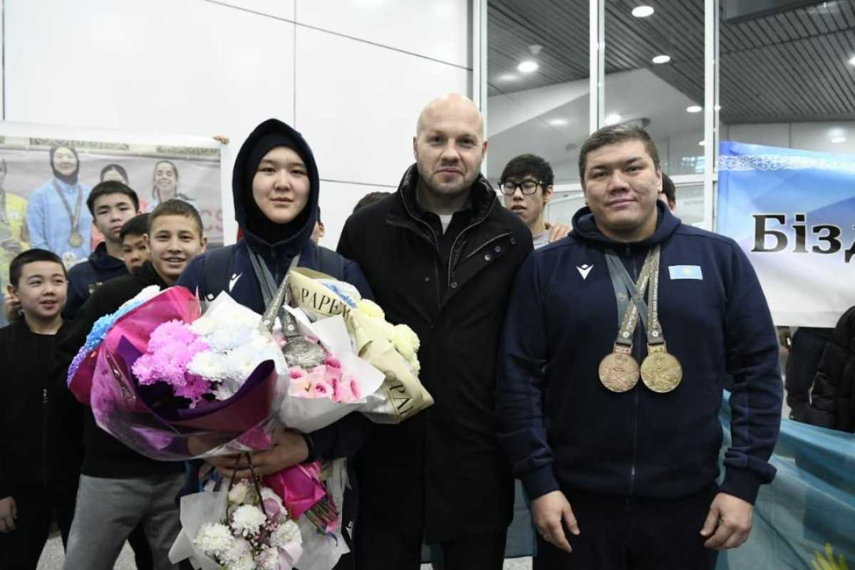 Столичные спортсмены, защищавшие честь страны в Японии, вернулись домой