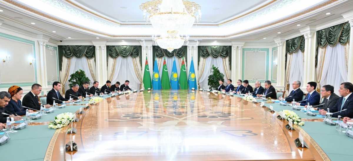 Президенты Казахстана и Туркменистана  провели переговоры в расширенном составе