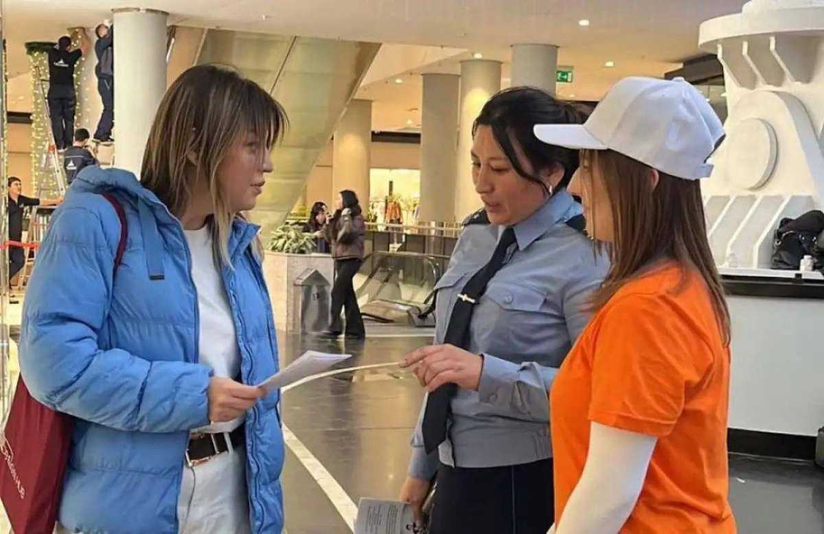 Акцию против гендерного насилия организовали в одном из ТРЦ Астаны