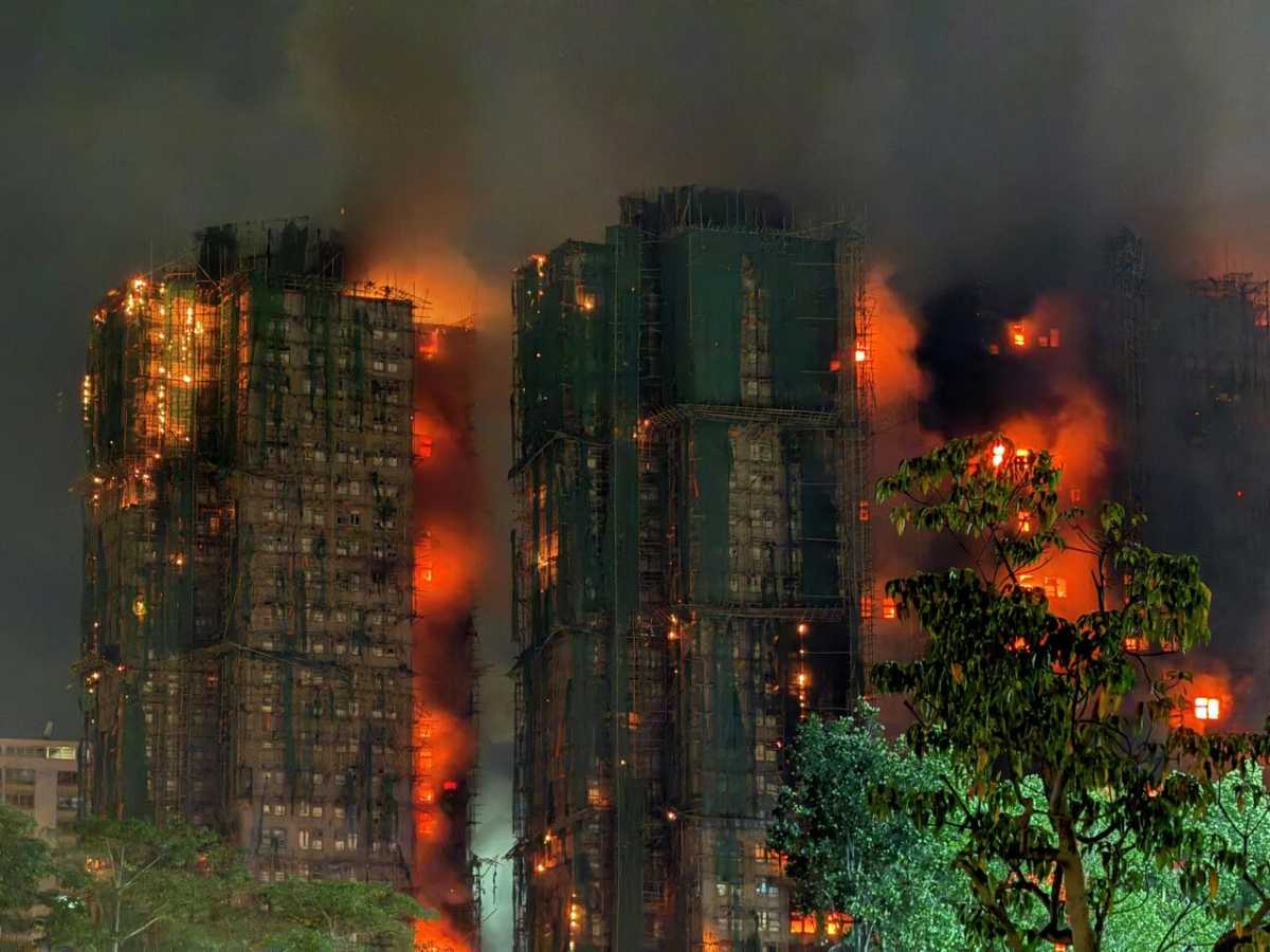 Крупный пожар в Гонконге: Касым-Жомарт Токаев выразил соболезнования Си Цзиньпину