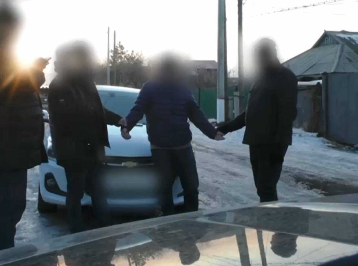 Финансист в будни и наркозакладчик в выходные: мужчину задержали в Астане