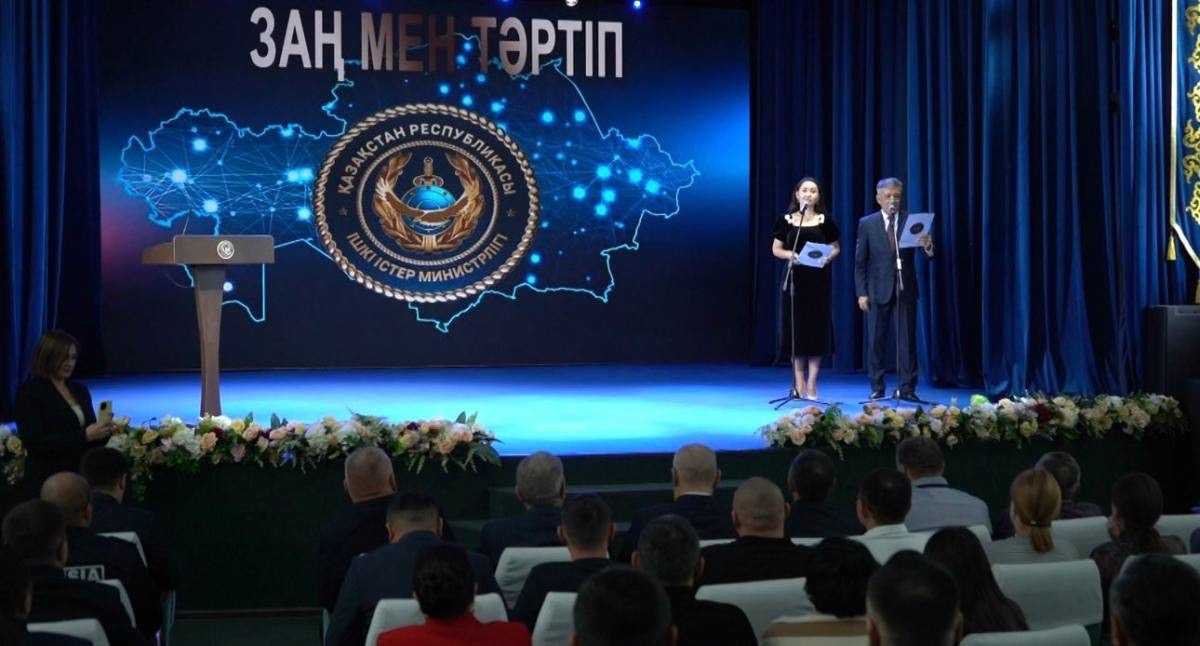 Более 700 образцовых водителей наградили в Казахстане