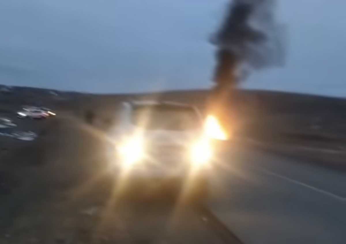 Водитель погиб, миллионы тенге сгорели: инкассаторская машина попала в жуткое ДТП в Карагандинской области