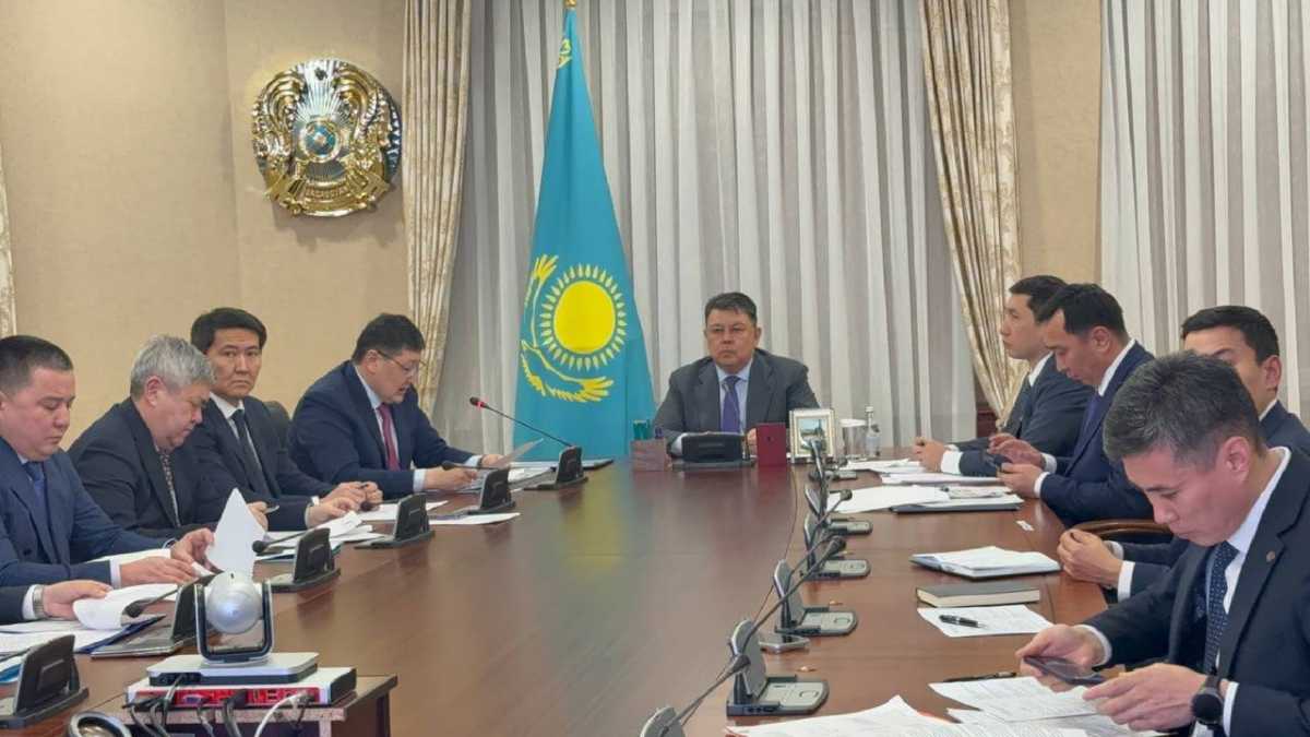 Акция «Абайға кұрмет»: Бозумбаев проверил ход строительства социальных и культурных объектов в Абайской области