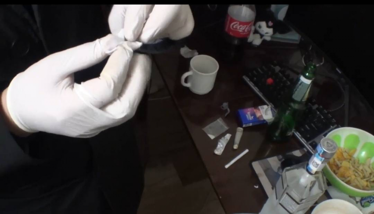 Прятал наркотики в пачке из-под сигарет: закладчика задержали в Павлодаре