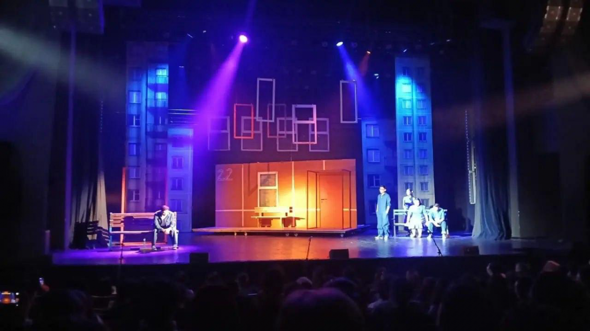 «Закон и порядок»: драму о пагубном влиянии наркотиков, написанную с помощью ИИ, показали в Астане