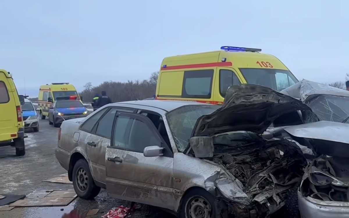 Два человека погибли в жутком ДТП на трассе Самара–Шымкент