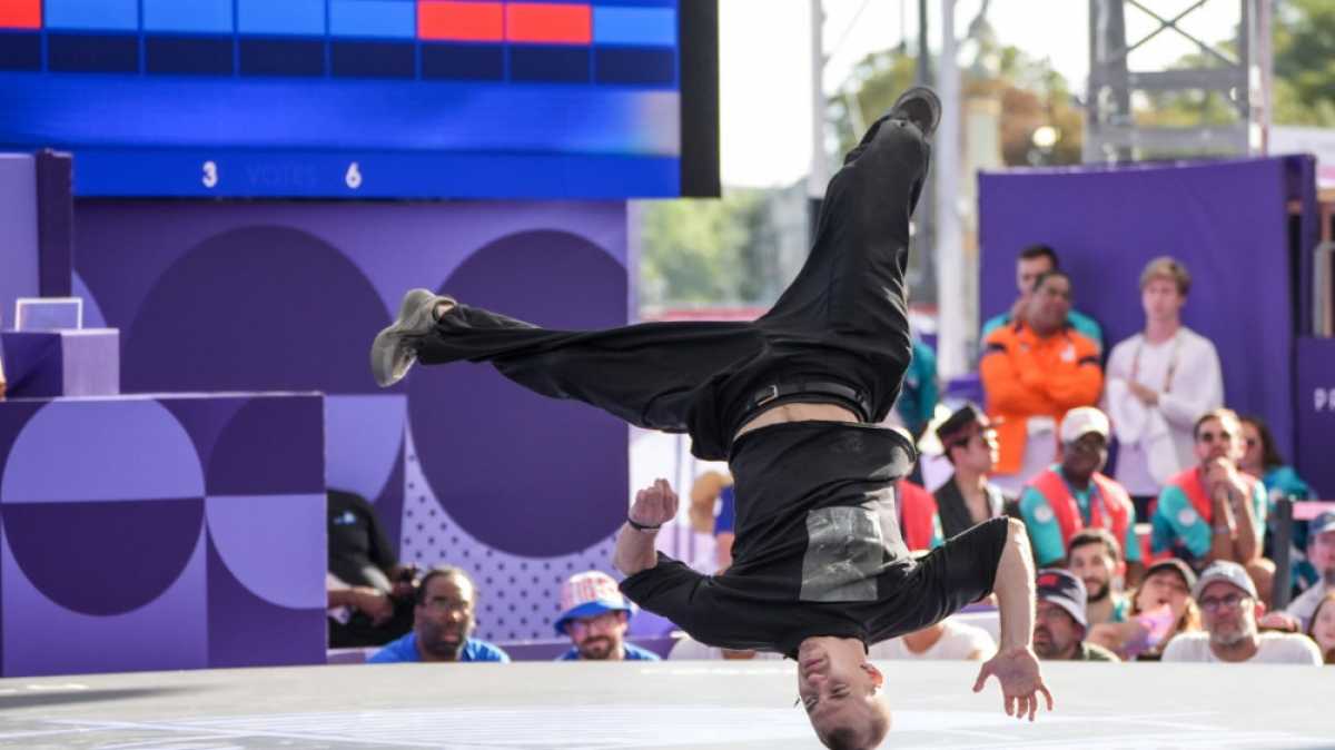 Казахстанец выиграл чемпионат мира по брейкингу в Дубае