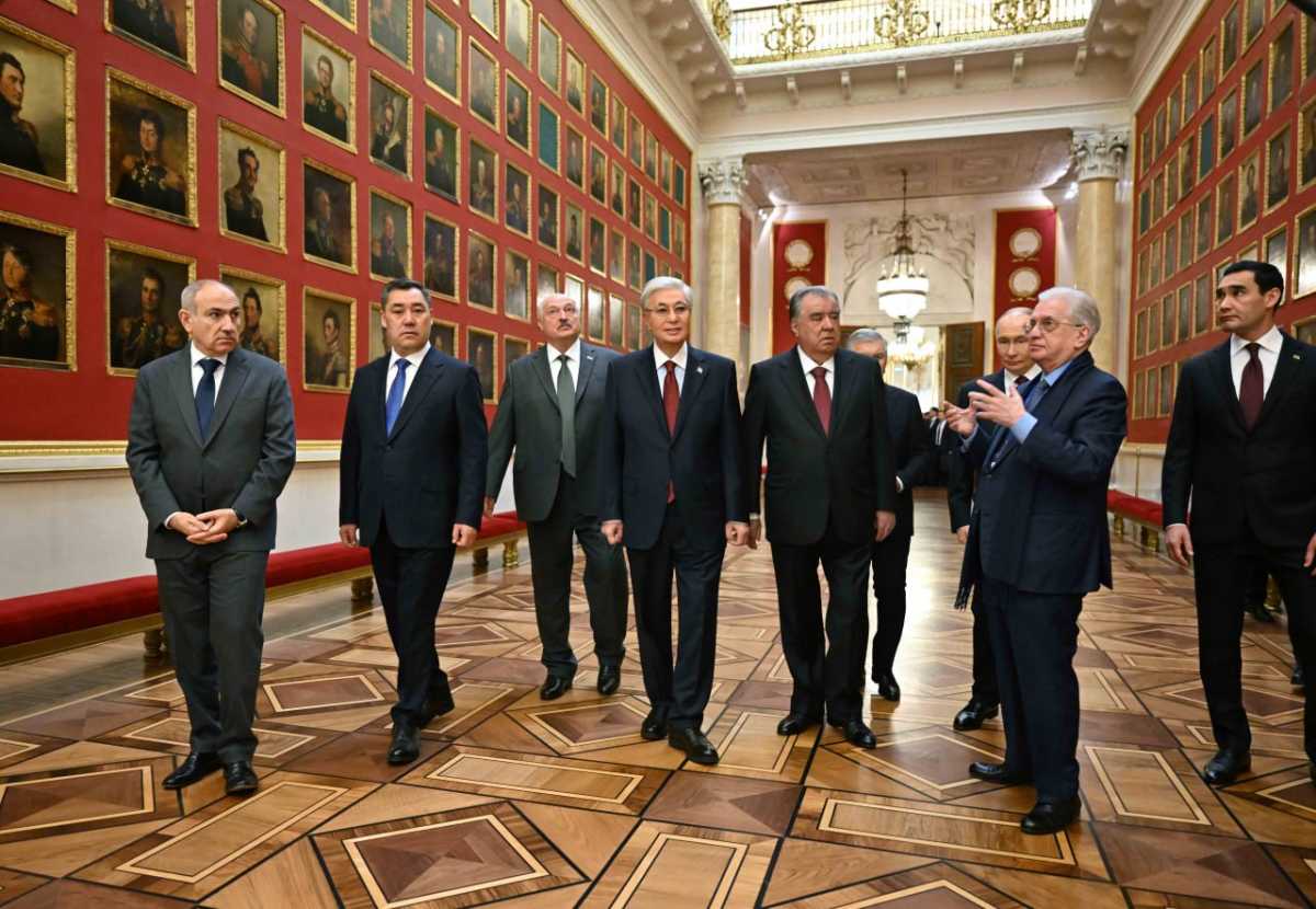 Токаев и главы стран СНГ посетили Эрмитаж – фото