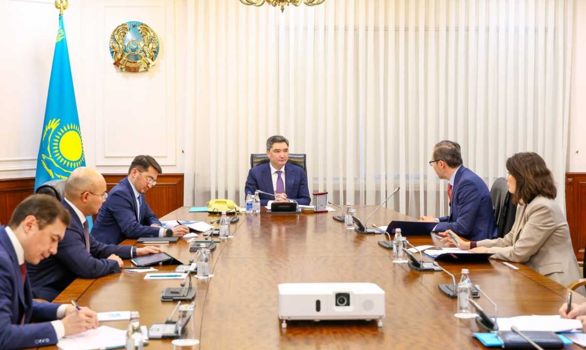 Развитие промышленности: Бектенов провёл переговоры с инвесторами