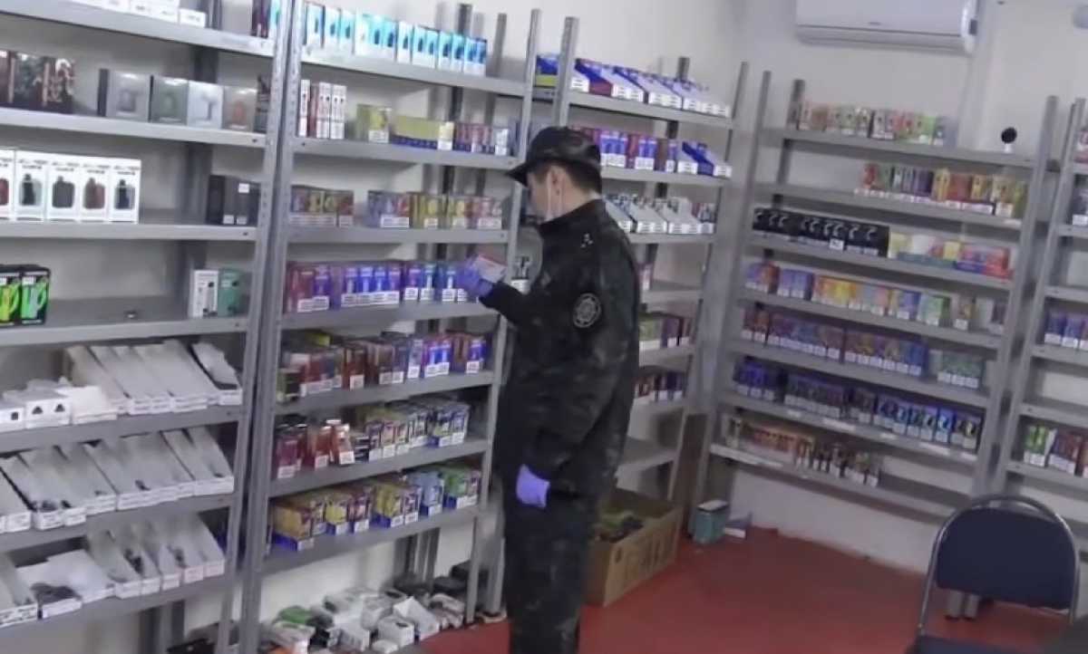 Вейпы на 400 млн тг изъяли у преступной группы в Павлодарской области: задержаны четыре человека