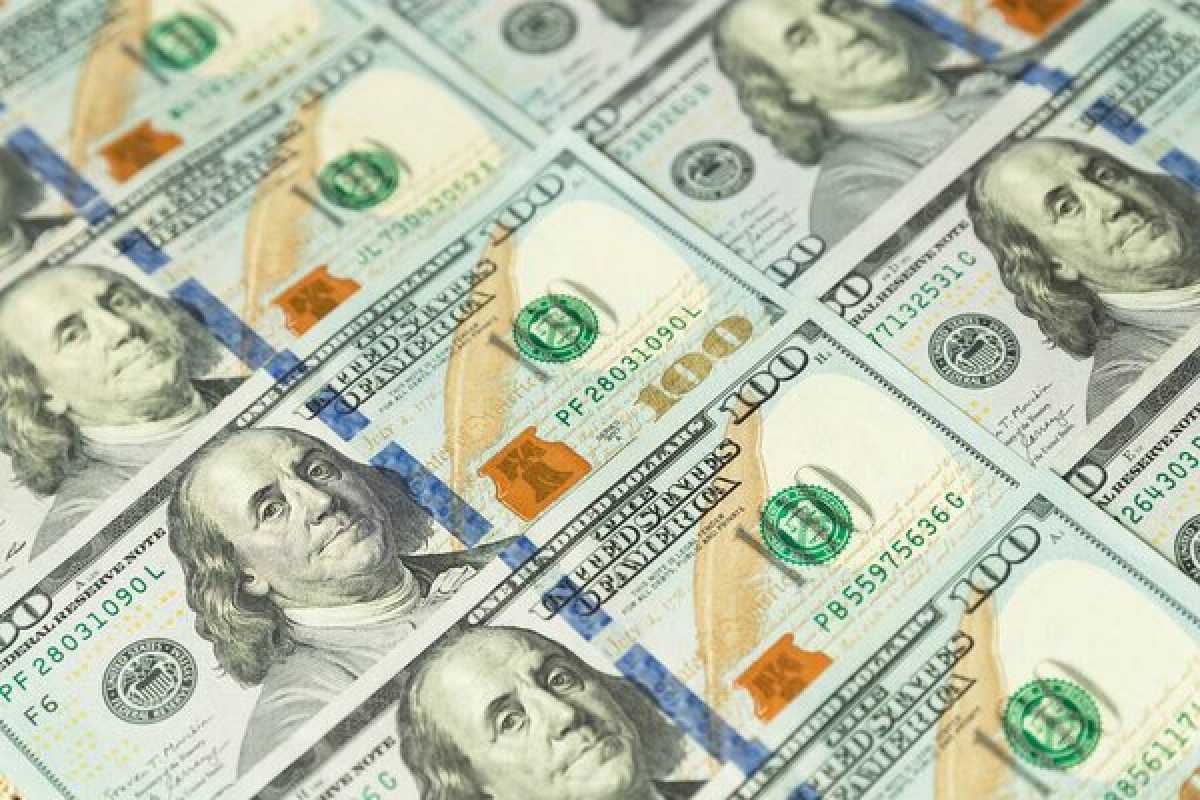 Чистый спрос на наличные доллары в Казахстане остался высоким за счёт Алматы – исследование